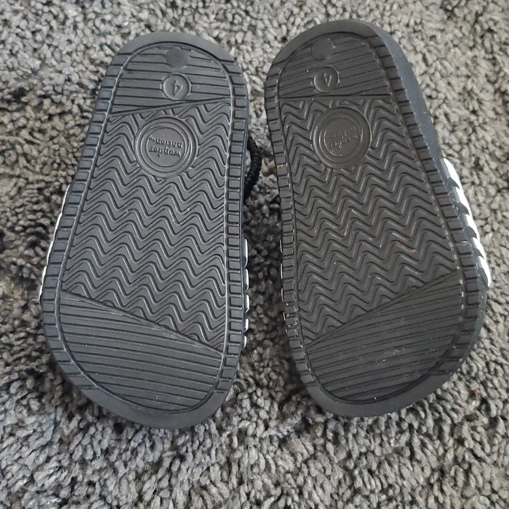 Toddler Sandals/Water Shoes Bundle Size Various - Picture 5 of 17